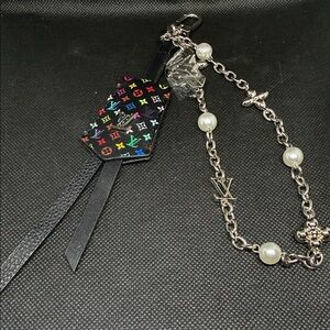 ✅ PRICE IS FIRM ✅ Fashion Black Multicolor Keychain with Pearls